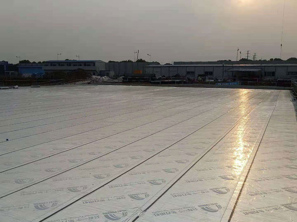 基础做自粘防水材料